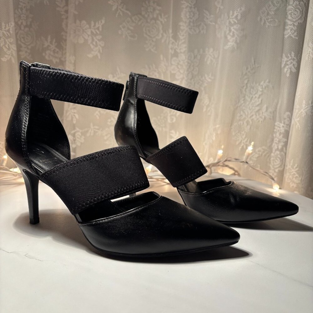 Authentic Vera Wang Pre Owned Black Leather Zip Up Heels, 2 inch heel size 6.5